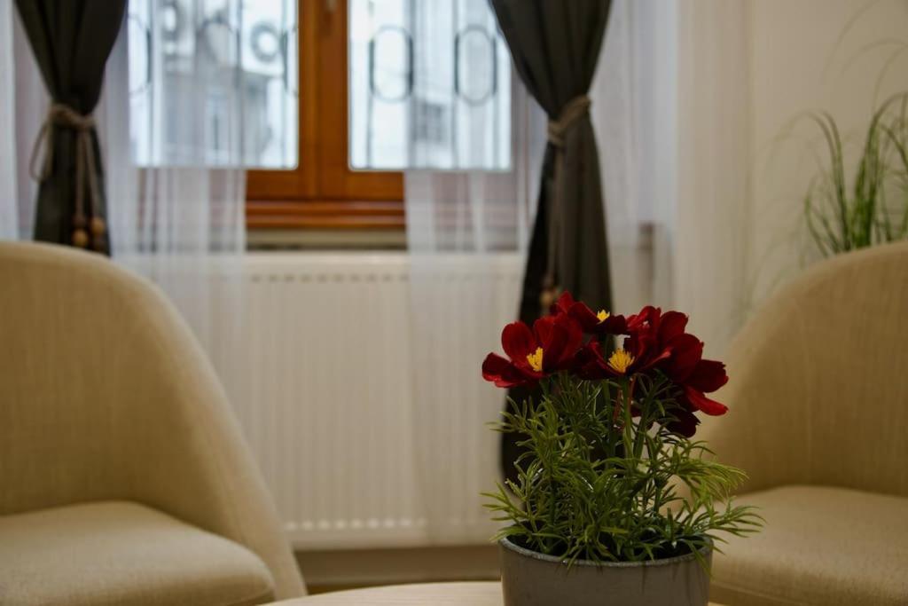 Standard Apartment By Hi5- Podmaniczky Street Budapest Exterior foto